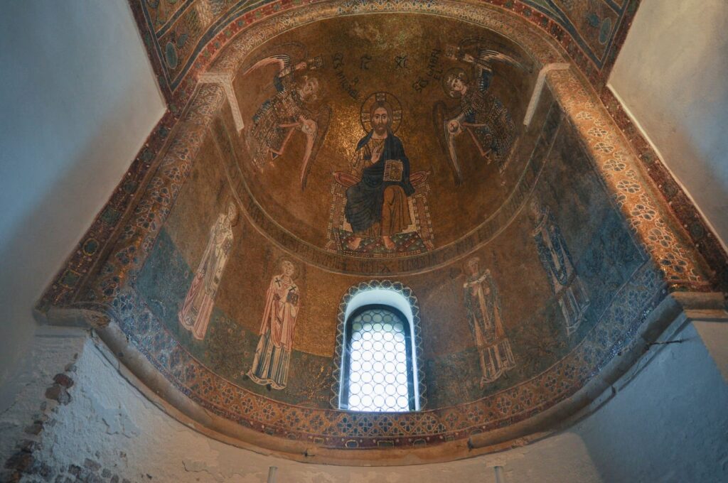 Mosaici contenuti all'interno della basilica